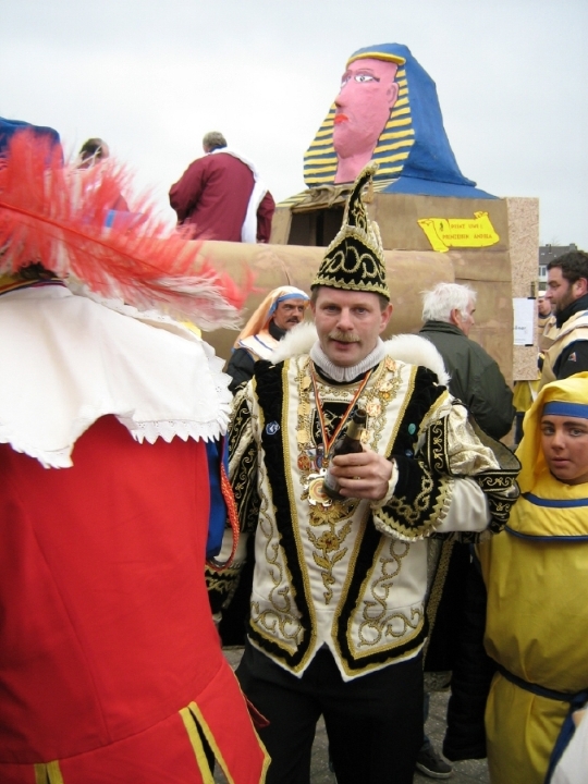 024Rosenmo .jpg - Stärkung ist erforderlich.